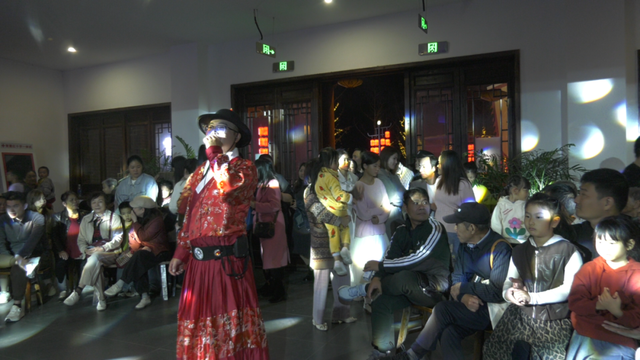 桔乡：胡侨俚沉浸式情景剧首秀人气爆棚