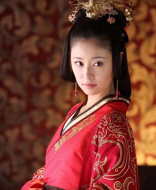 不是抄袭是借鉴？他引爆流量，被行业抵制，如何稳坐编剧界顶流？