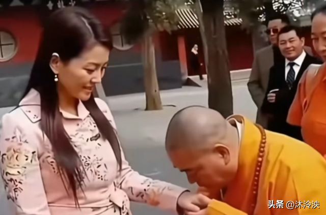 李湘不再隐忍！坦白与释永信真实关系，亲密照的真相终于有了答案