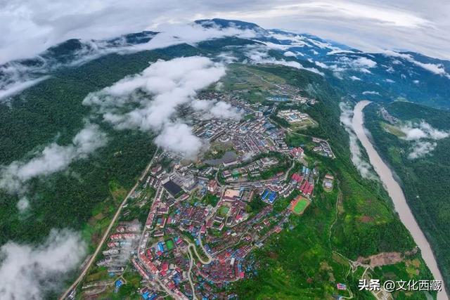 这个中国最后一个通公路的县城！凭什么成为无数人的此生必去？