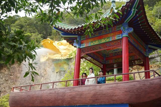 春风有信，木棉花开有期！在东莞观音山，找到了春天热烈的模样！