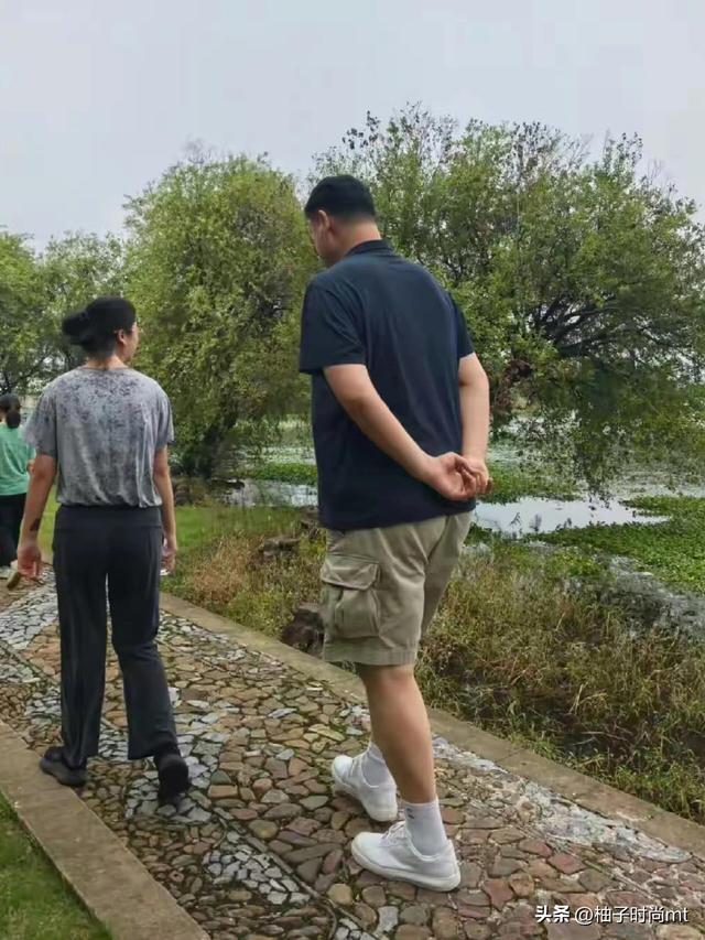 姚明16岁女儿打扮好成熟！随父母大高个，身高超1米9