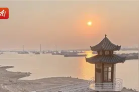 洞庭湖水位偏低近1米图片