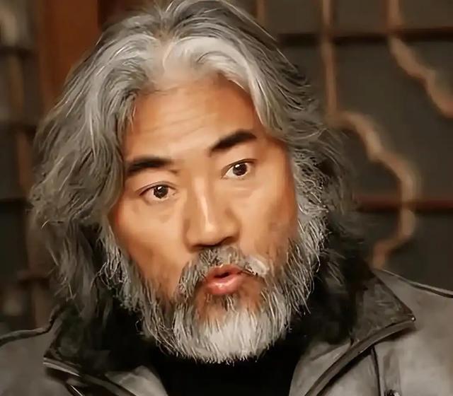 “牡丹花下死，做鬼也风流！”74岁的张纪中完全活成了“笑话”！