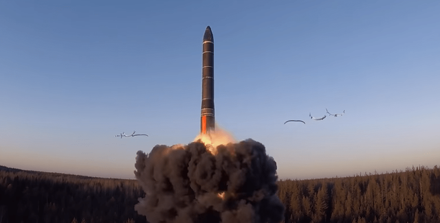 俄核威慑升级！波塞冬无可拦截、萨尔马特将部署，逼特朗普让步？