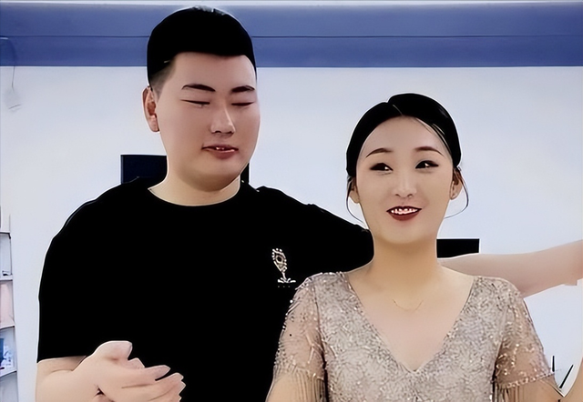 野心撑不起实力！与大衣哥儿子分开后的陈亚楠，又回到了最初起点