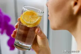 伤肝又致癌！研究发现：这种饮料堪比“伤肝水”，大人小孩都爱喝图片