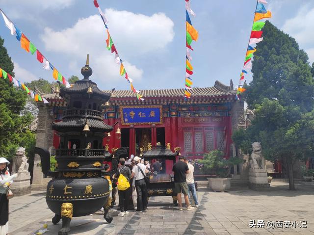 西安最值得一去的寺庙，不花钱却上香祈福全有，康熙乾隆亲笔题字