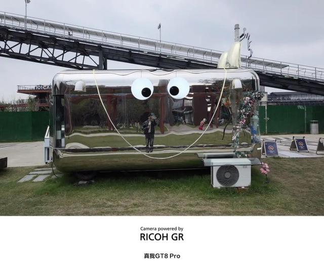 性价比品牌都有影像联名了？真我也要冲高？