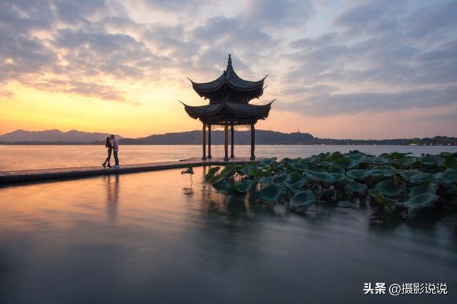 中国醉美地标集：贡嘎雪山、九寨沟、洱海、鸣沙山、万佛塔