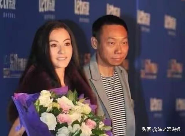 陪玩陪睡只是冰山一角，认干爹，舔手指，拜高踩低，实在荒唐！