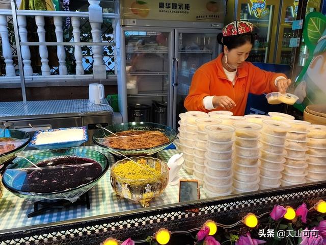 国庆大假，一家人去游新疆大巴扎，美食与歌舞表演太攒劲了！
