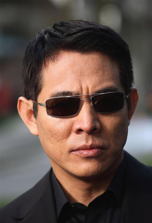 李连杰手术3天后，恶心的一幕发生了，5cm刀口也没换来网友同情
