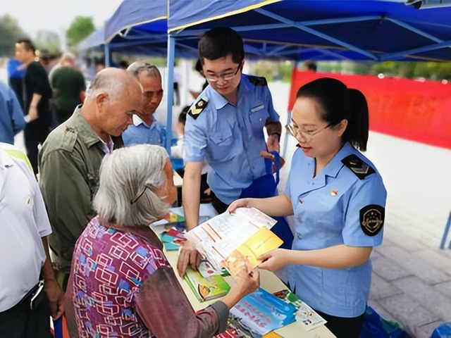 央视曝光！真别再吃了！头皮发麻！市监局通报40批食品抽检不合格