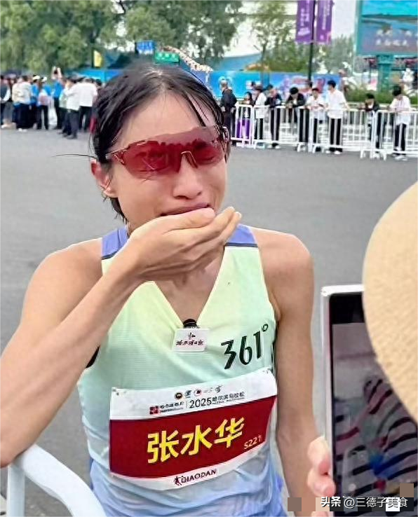 从"央视一哥"到跌落神坛	，57岁白岩松的评论，再遭官媒和网友批评