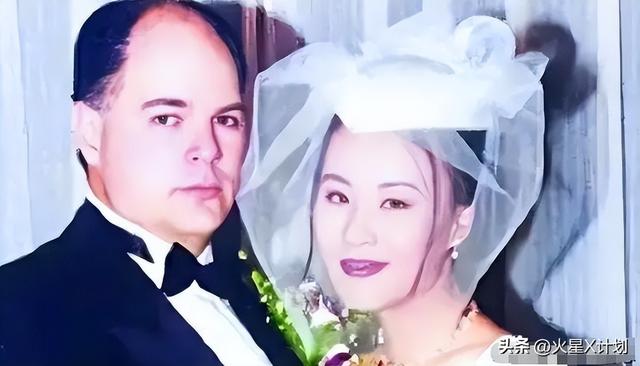 事业巅峰远赴美国	，被老外“玩腻”后晚年回国，如今变成了这样！