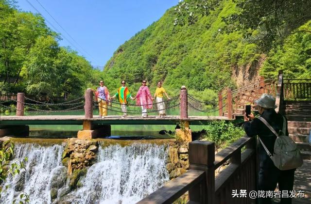 避暑胜地·康养宕昌｜夏日逃离热浪计划！来官鹅沟大景区，把日子过成“天然养生帖”~