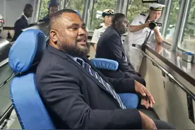 笑开了花！瓦努阿图受邀参观中国052D驱逐舰：内部舱室一览无余！图片