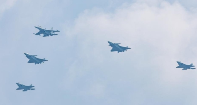 高市早苗早有预谋？日本在台海110公里外建基地，美国警告代价惨烈