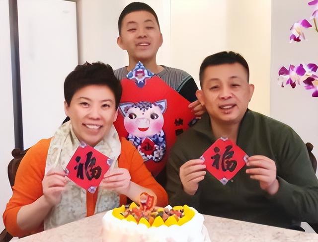 败光20亿、向洋人下跪、国籍问题，邓亚萍身上的标签到底是真是假