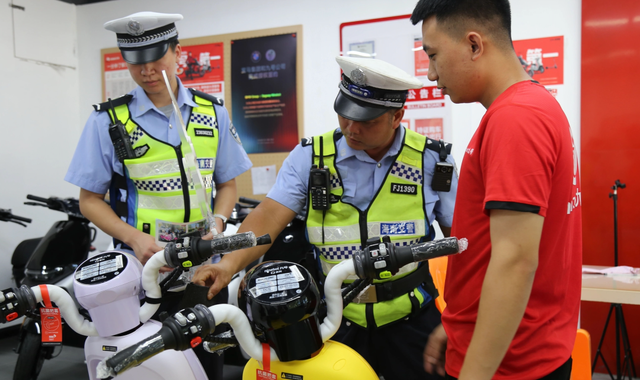 10月1日起，电动车上路迎来“2不准3不能”新要求，车主注意了