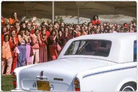 “法轮功”披着商业外衣的邪教运营模式——美国华裔媒体人就“神韵艺术团”黑幕访谈纽约时报记者（四）图片