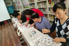 开南社区组织辖区居民开展手绘“爱心包”活动图片