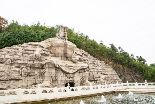 绍兴一夜爆火今年暑期，一向内敛到仿佛"隐形存在"的绍兴