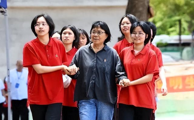 官方出手！揭开张桂梅卸任华坪女高传闻真相，有一点可以肯定