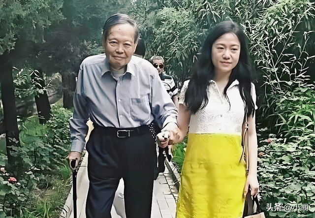 "年轻的我希望你不再婚"，杨振宁留给翁帆最后的温柔