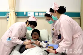 苏州这家医院的用药说明书，有了A4纸“大字版”图片