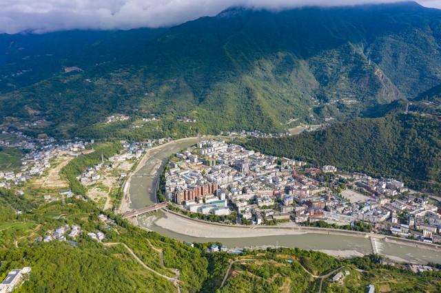 东边邻国马上看不到，国人真有福！几个能看熊猫的景点赶紧去打卡