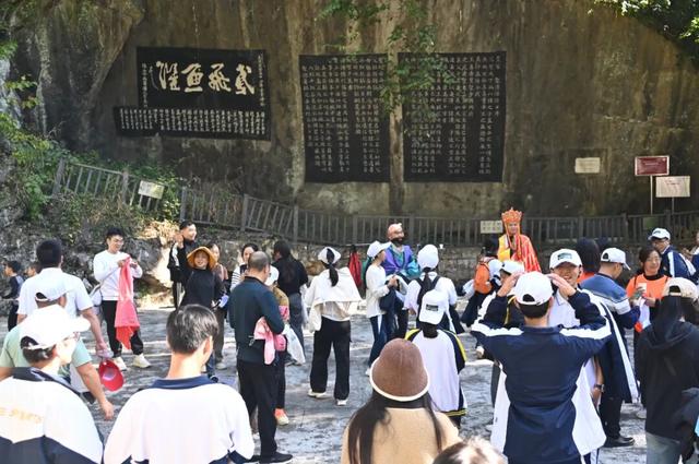 近6000人打卡！2025年广东省（阳山）第十一届登山活动精彩上演