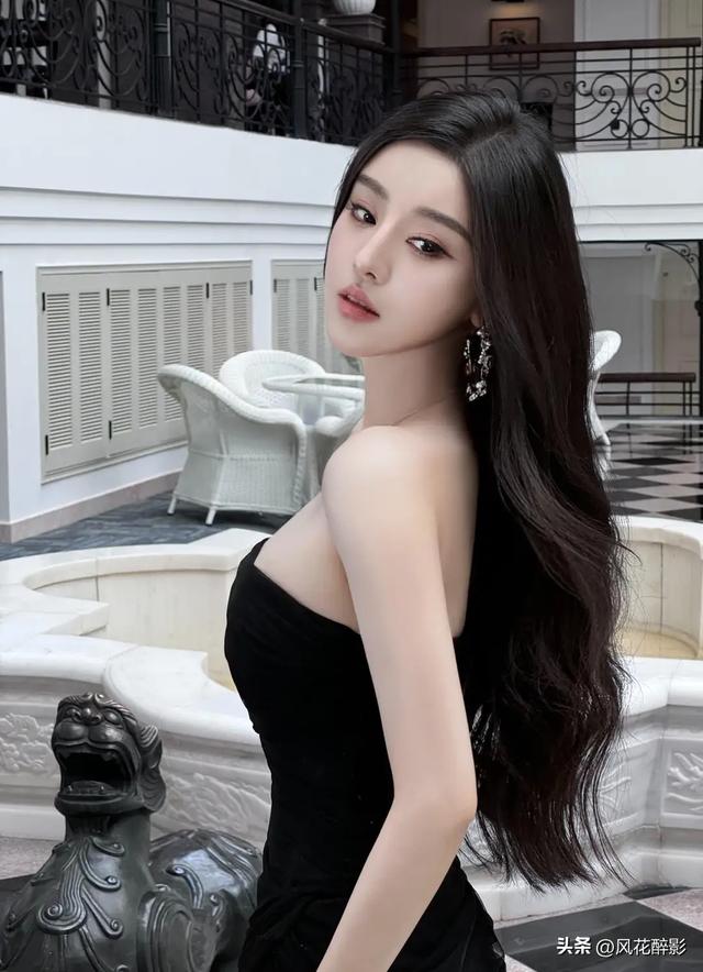 太原一校花，168cm身高清丽出尘	，貌美如花，美的让人移不开眼