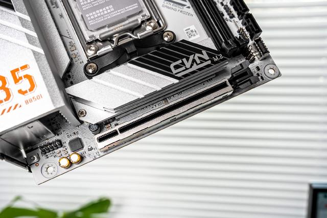 双11装机怎么省？供电强、扩展足！七彩虹主板用性价比帮你省