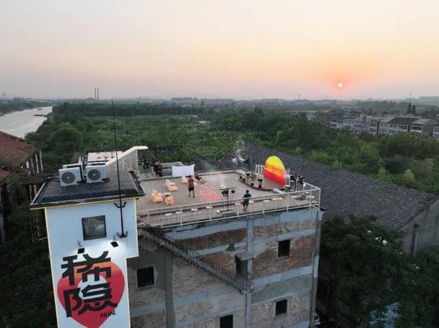“栖”“夕” 浪漫约！稀隐 HiiN 艺术街区开业啦，快去拍开心、玩野、躺平、遇见……