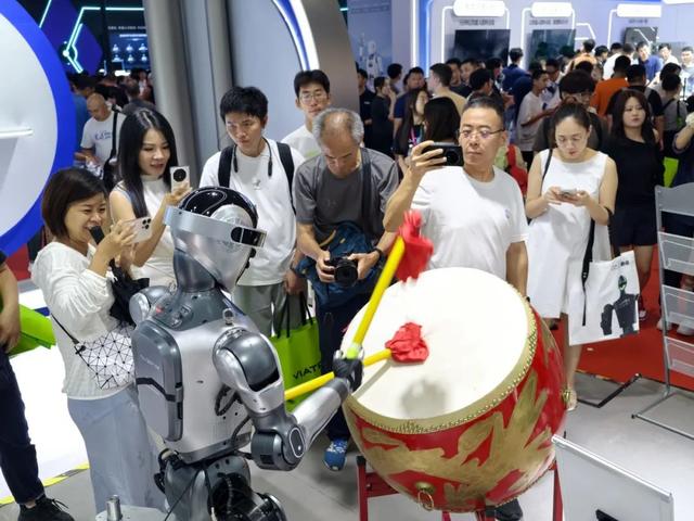 联想创投10余家被投企业闪耀2025世界机器人大会