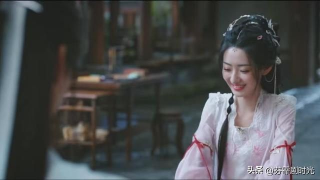 女演员身份和戏份哪个重要？看《暗河传》彭小苒和杨雨潼就知道了