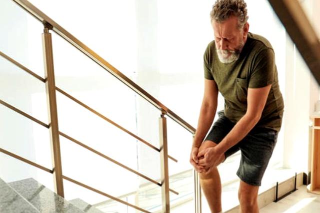 再这样运动！膝盖就废了！医生：2个运动方式	，是在给膝盖动刑