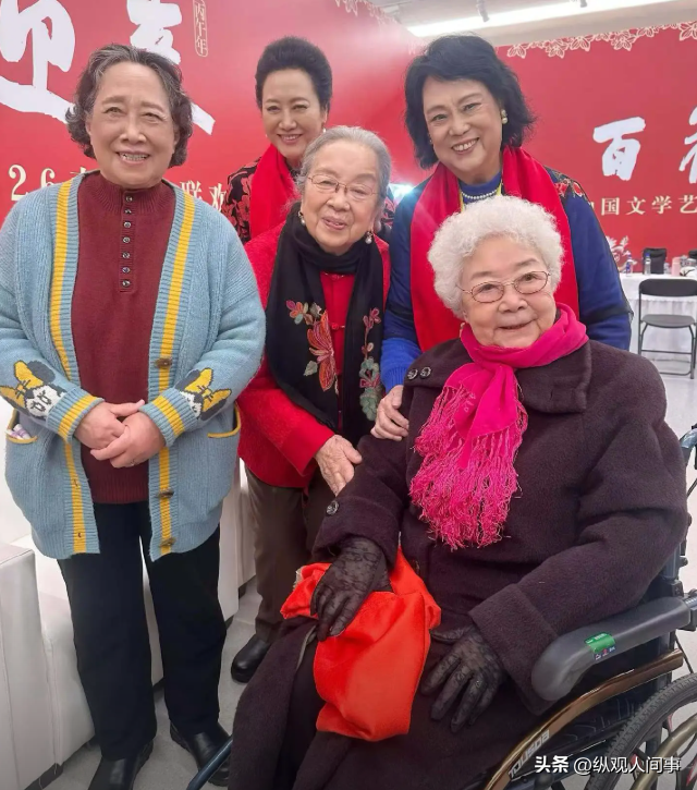 北京这一夜	，穿起球毛衣的83岁戏骨，给拿20万包的章子怡上了一课