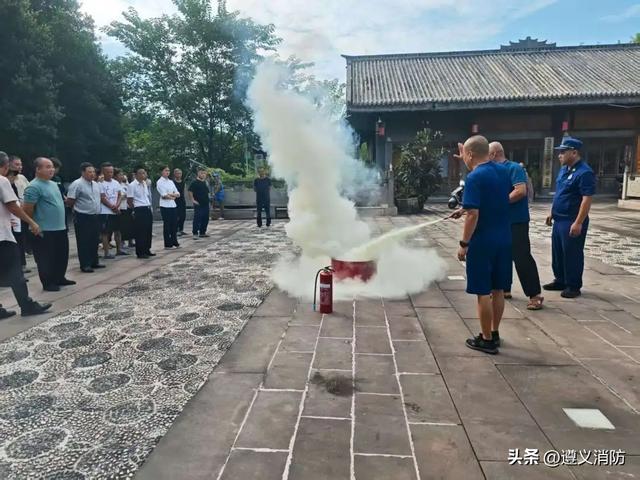 护航旅游旺季丨遵义习水：消防宣传进景区，让平安与旅行相伴！