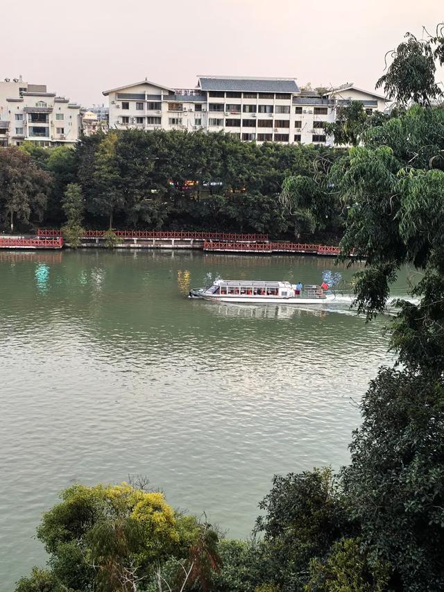 桂林：邂逅榕湖别样情！