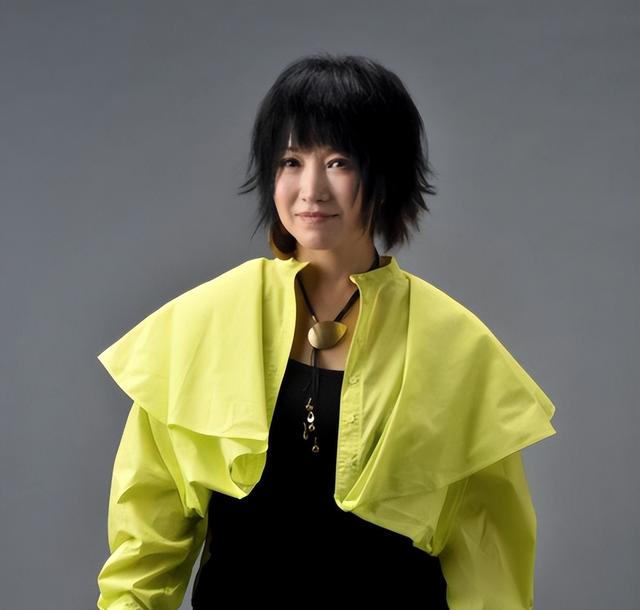 她连上5次春晚，私下却和恩师同居怀孕被骗流产，今57岁依然单身