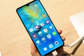 华为 Mate20 Pro 与荣耀 20 Pro：耐用“大哥”之争图片