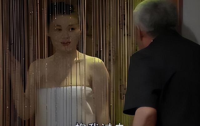 假戏真做？赵本山“御用老伴”关婷娜至今未嫁未育，已经步入中年