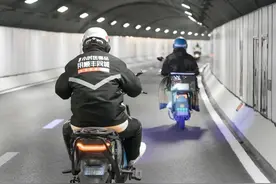 深夜可以骑电动车过黄浦江了！首晚过江现场直击图片