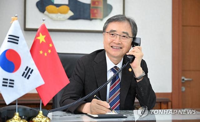 李在明选的韩国外长，几天前访华大谈中韩友好，一去美国马上翻脸