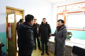 唐山市工人医院党委书记高丽敏一行赴帮扶村开展乡村振兴调研图片