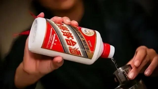 4年价格腰斩！茅台为什么突然不“值钱”了。背后的真相很扎心