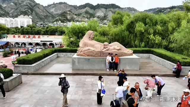 双节漫游母亲河:黄河母亲雕像与水车园秋日行记